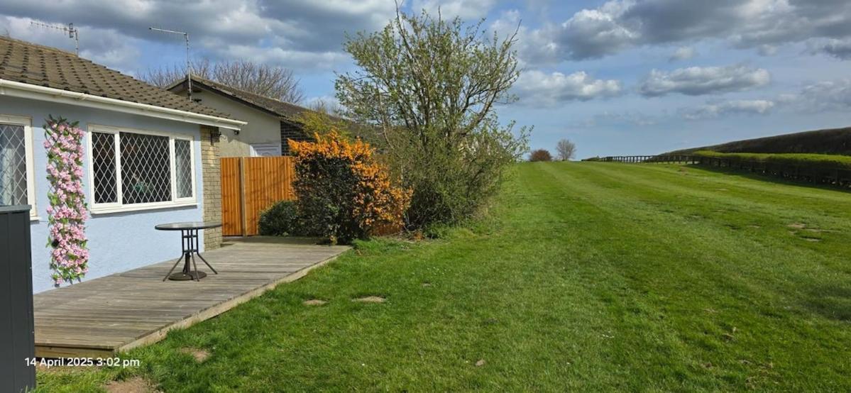 Cozy Nook Apartment Gristhorpe ภายนอก รูปภาพ