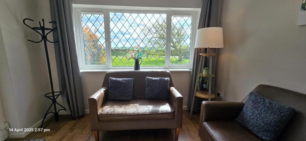 Cozy Nook Apartment Gristhorpe ภายนอก รูปภาพ